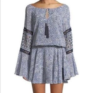 Never worn Alexis Dress! Beautiful print.